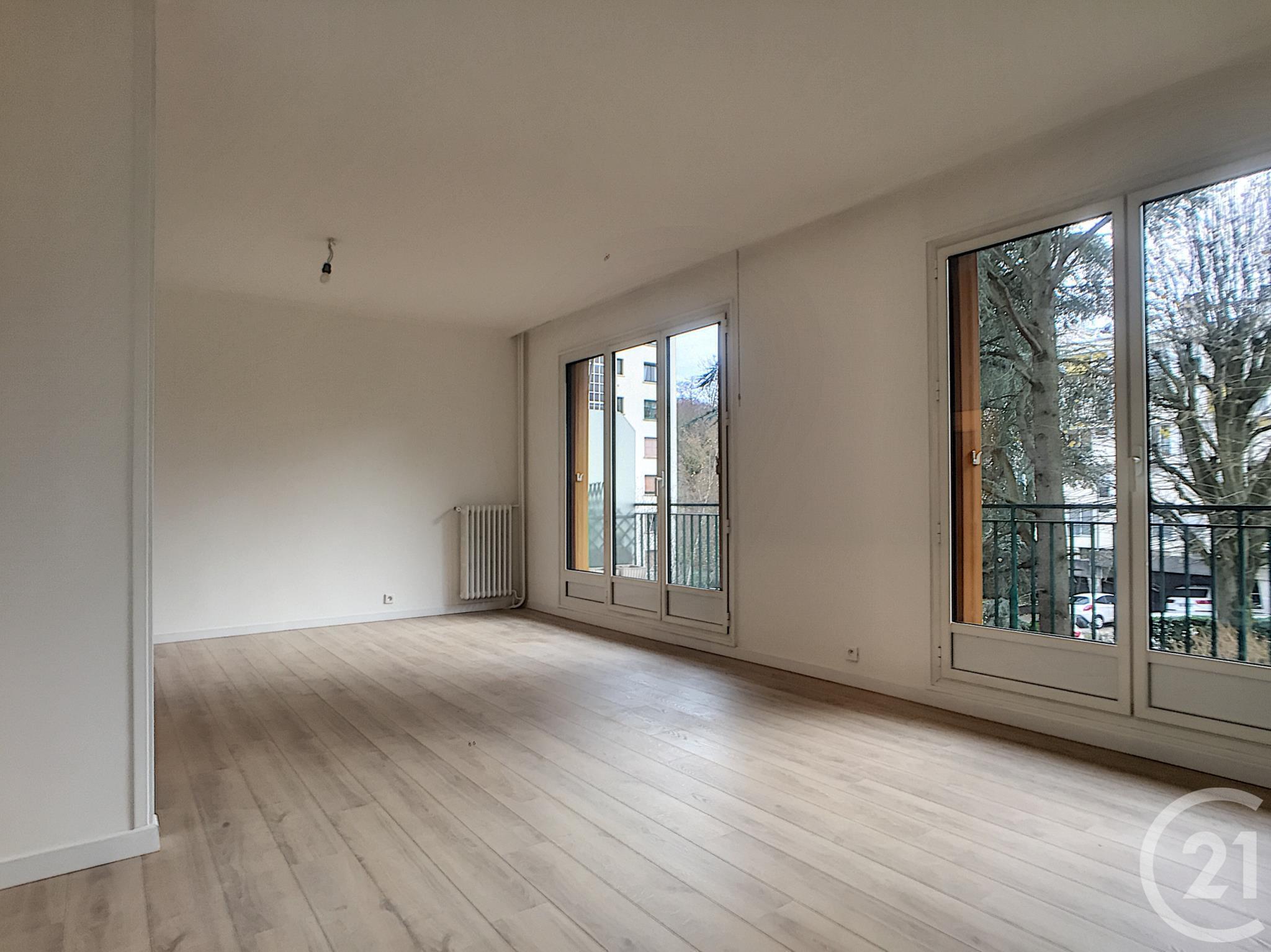 Appartement F5 à louer - 5 pièces - 100 m2 - VILLE D AVRAY - 92 - ILE-DE-FRANCE