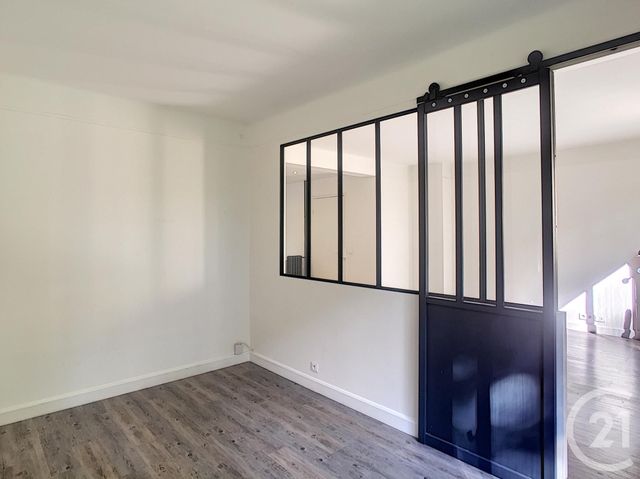 Afficher la photo en grand Appartement F4 à vendre - 4 pièces - 74.0 m2 - VILLE D AVRAY - 92 - ILE-DE-FRANCE - Century 21 Immobilière Corot