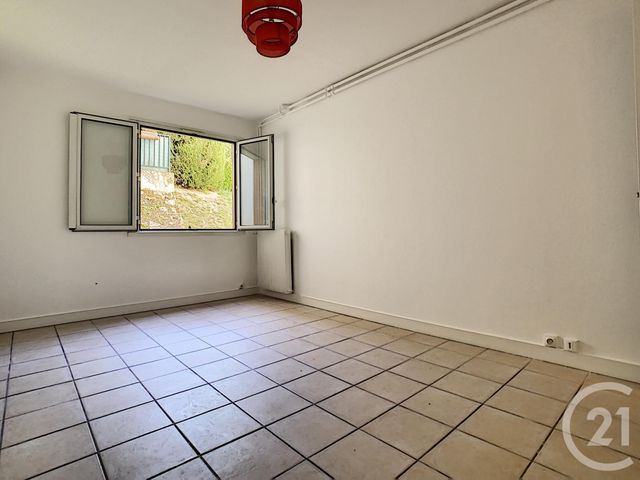 Afficher la photo en grand Appartement F1 à vendre - 1 pièce - 20.52 m2 - VILLE D AVRAY - 92 - ILE-DE-FRANCE - Century 21 Immobilière Corot