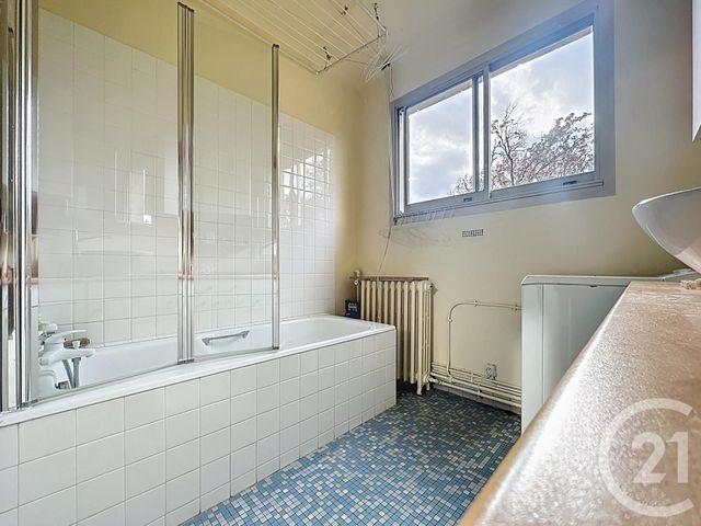 Appartement F5 à vendre - 5 pièces - 93.06 m2 - VILLE D AVRAY - 92 - ILE-DE-FRANCE - Century 21 Agence De La Mairie