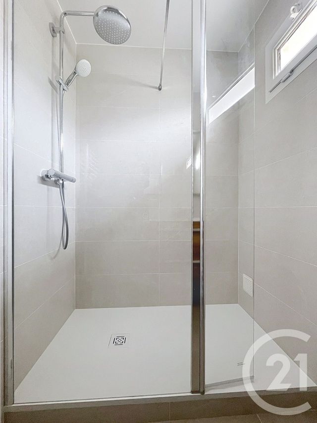 Appartement F5 à vendre - 5 pièces - 106.98 m2 - VILLE D AVRAY - 92 - ILE-DE-FRANCE - Century 21 Agence De La Mairie