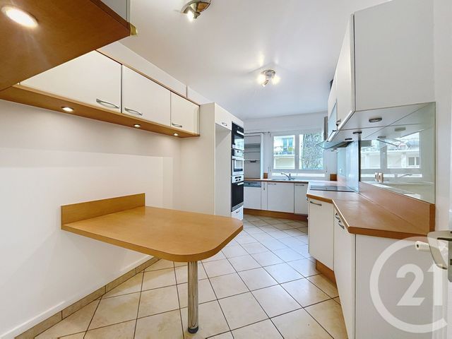 Appartement F5 à vendre - 5 pièces - 106.98 m2 - VILLE D AVRAY - 92 - ILE-DE-FRANCE - Century 21 Agence De La Mairie