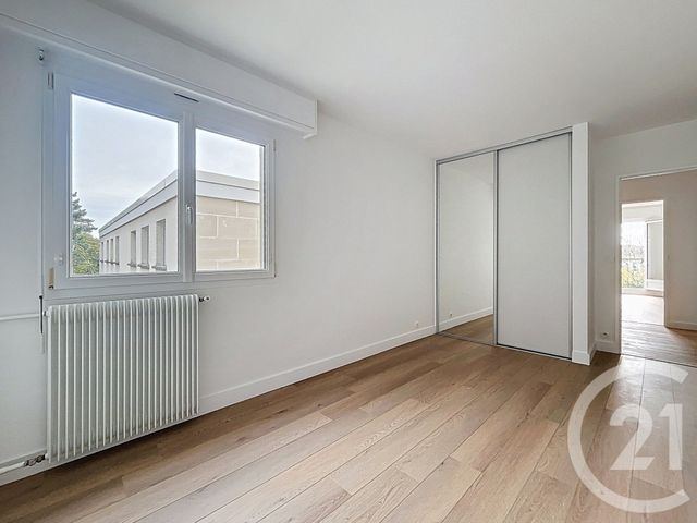 Appartement F5 à vendre - 5 pièces - 106.98 m2 - VILLE D AVRAY - 92 - ILE-DE-FRANCE - Century 21 Agence De La Mairie