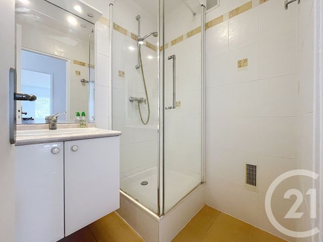 Appartement F5 à vendre - 5 pièces - 106.98 m2 - VILLE D AVRAY - 92 - ILE-DE-FRANCE - Century 21 Agence De La Mairie