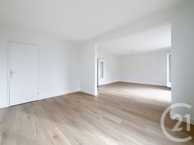 Appartement F5 à vendre - 5 pièces - 106.98 m2 - VILLE D AVRAY - 92 - ILE-DE-FRANCE - Century 21 Agence De La Mairie