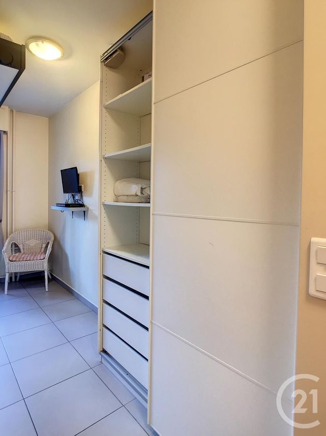 Appartement Chambre à vendre - 1 pièce - 12.14 m2 - VILLE D AVRAY - 92 - ILE-DE-FRANCE - Century 21 Agence De La Mairie