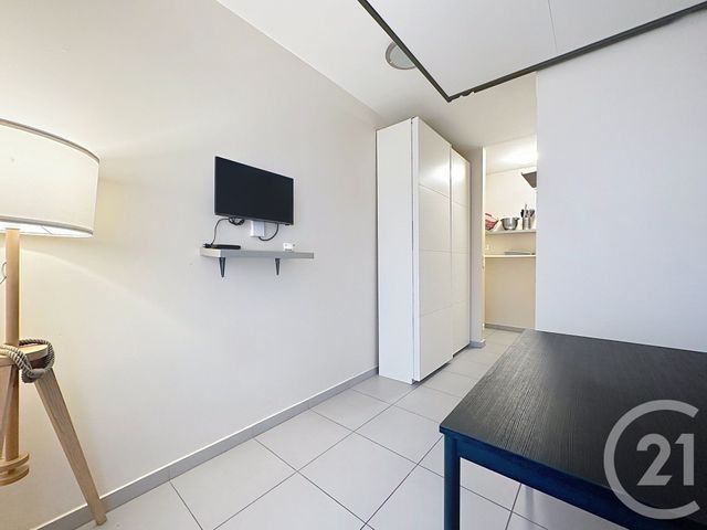 Appartement Chambre à louer - 1 pièce - 12.14 m2 - VILLE D AVRAY - 92 - ILE-DE-FRANCE - Century 21 Agence De La Mairie